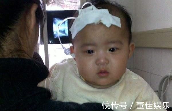 孩子|2岁宝宝胃出血吐黑褐色液体,医生查明原因后,怒斥妈妈没文化