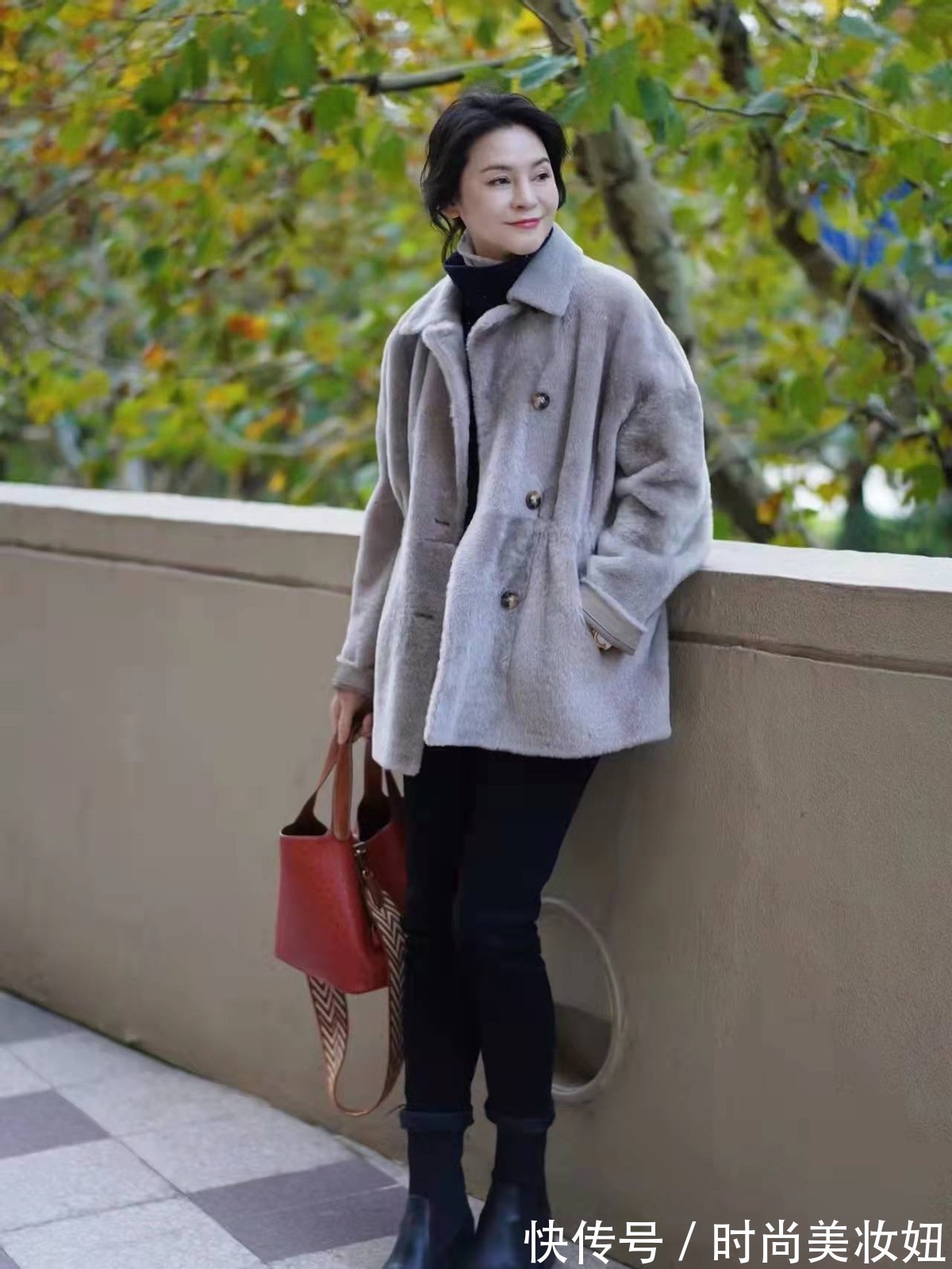 时尚 这才是经典不过时的“外套”,时尚与实用并存,30岁到50岁都适合