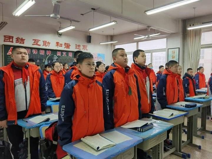 现场直击！烟台中小学生开学啦