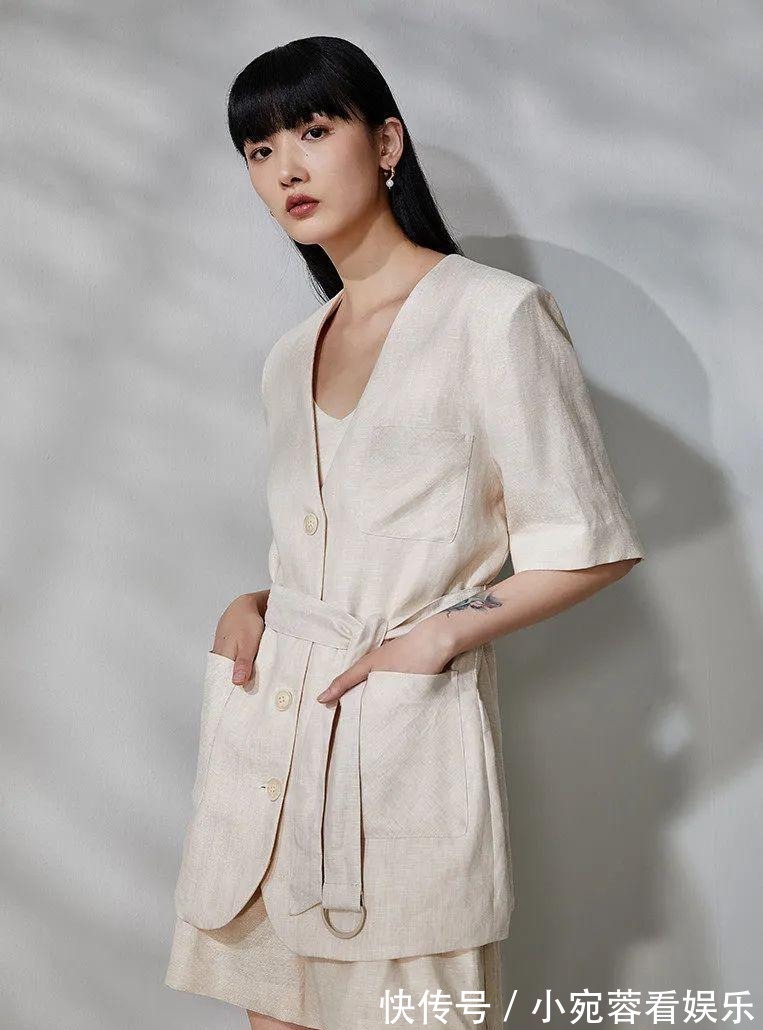 穿搭|女人穿“极简风”才是真高级,让你“看起来很贵”!