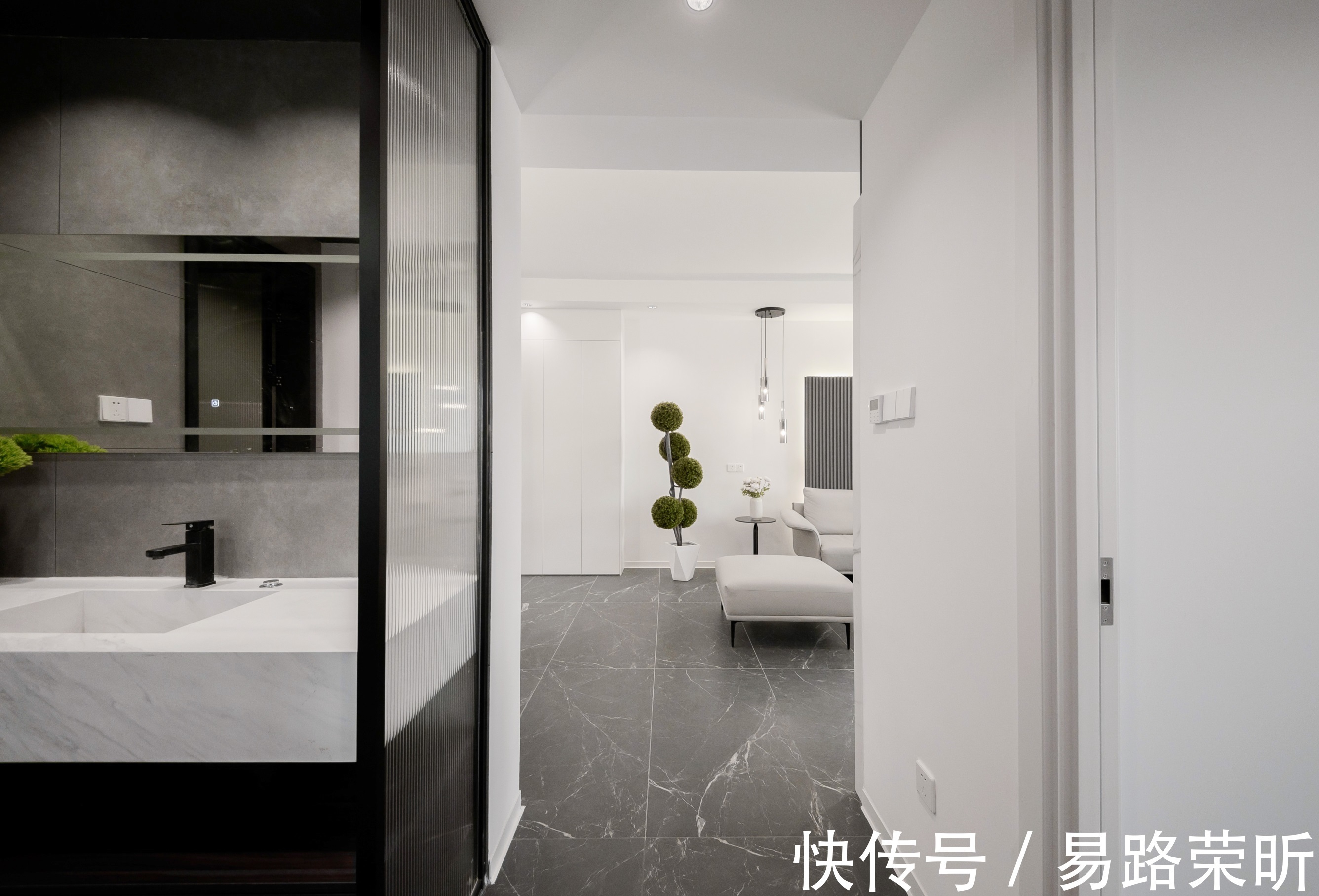 过道|家是温柔的避风港,寒夜归来时的一盏灯,是记忆里的温存,放不下的牵挂。