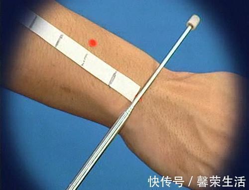 落枕穴|30岁的年龄,60岁的颈椎每天按一按这3个穴位,摆脱颈椎烦恼