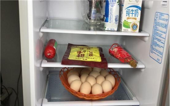 冰箱脏了别用清水擦,教你一招,冰箱马上干净又无异味,太实用了
