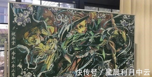 天气之子|动漫迷身怀绝技,把教室黑板变成次元入口,难怪老师不擦黑板