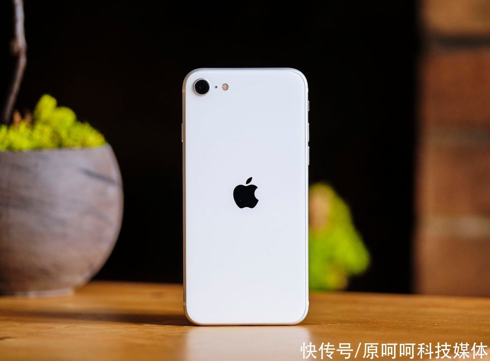 iphone|围观！2021年最佳6款手机：性价比真高｜网友都说好