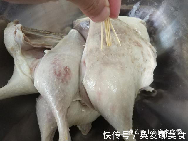 金黄|沙县小吃10元一只的鸭腿，在家9.9元卤一锅，色泽金黄诱人超好吃