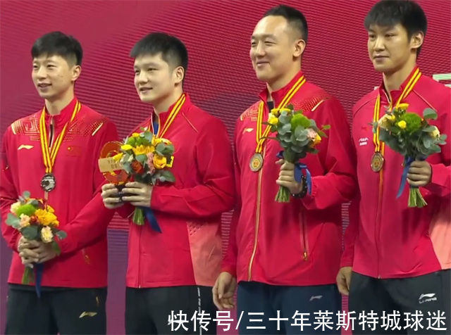 秦志戬|樊振东夺冠不敢站C位!想把马龙拉过来,龙队被逗乐仍坚持靠边站