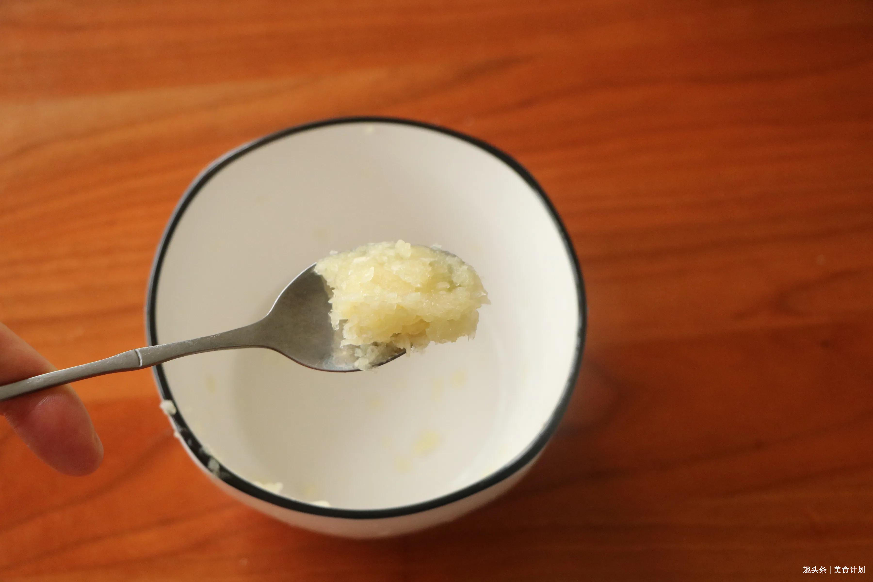 天热了，我家最爱的凉拌紫甘蓝，清凉爽口，富含花青素，超级好吃