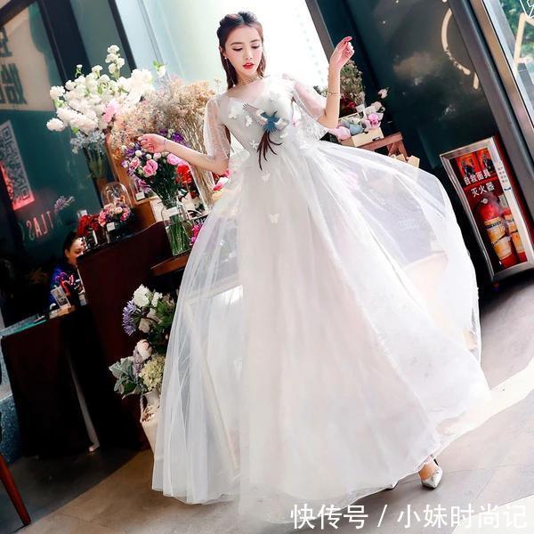 蕾丝 时刻不忘升华自己气质,穿时髦的连衣裙,做一个有范儿的女人