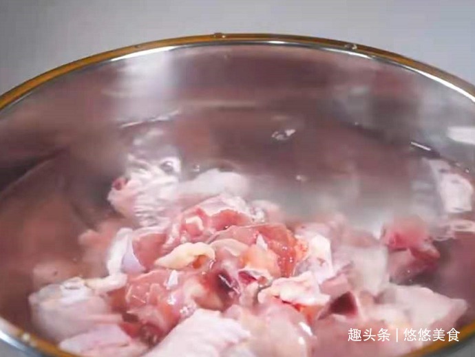 干锅辣子鸡，麻辣鲜香，外酥里嫩，好吃到让你沦陷！