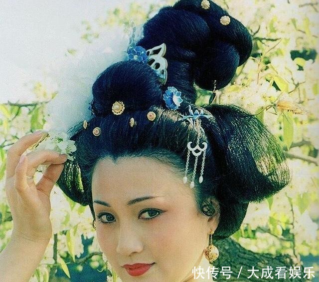 牡丹花|“人间牡丹花”林芳兵增肥50斤，神还原140斤丰腴美杨贵妃