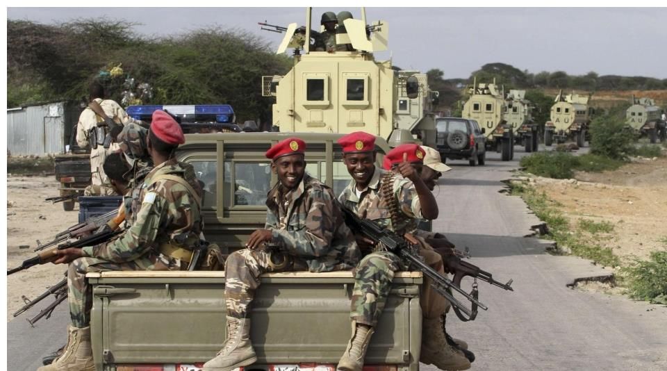 过半|美国最屈辱一战：特种部队被围歼，死伤过半，美军尸体被游街示众