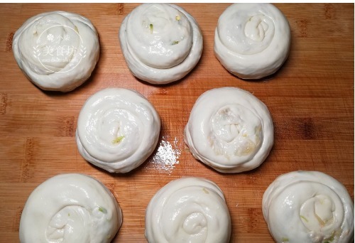 馅饼|一个萝卜,2个鸡蛋,不用发面,教你这样做馅饼,营养又味美