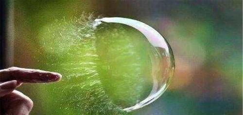 张力 泡泡破灭还有这么多科学道理,炸裂时达2万度,比太阳还要热!