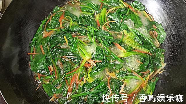 小猫|教你菠菜爽口解腻的做法，几分钟上桌，营养好吃做一大盘不够吃