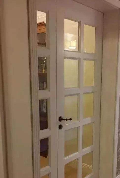 油烟|厨房又不装推拉门，现在流行这款子母门，漂亮大方还隔着油烟呢