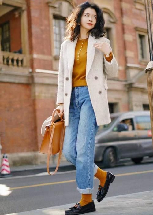 立春后，别穿羽绒服了，太土！学三木这样穿，时髦洋气有女人味