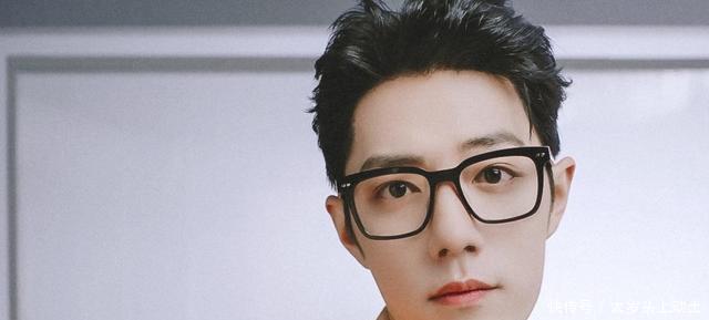 在电影院也可以看到肖战!单挑眉太撩了,