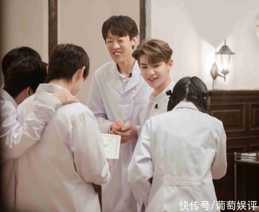 芒果台又打造一档密室真人秀,看到首发阵容就迫不及待想要追