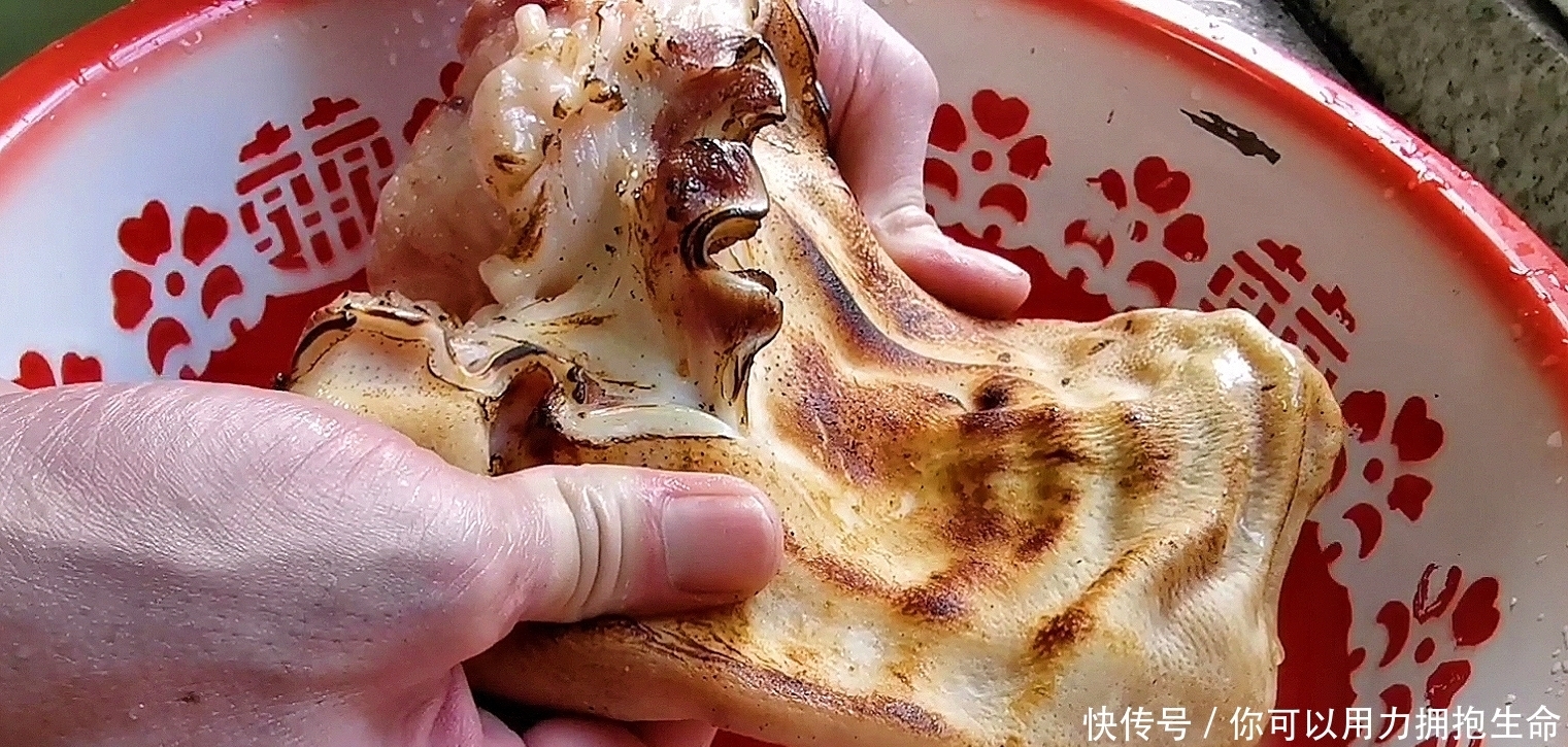 广西人最爱的下酒菜，凉拌猪耳朵，麻辣脆口又下饭，一大盘不够吃