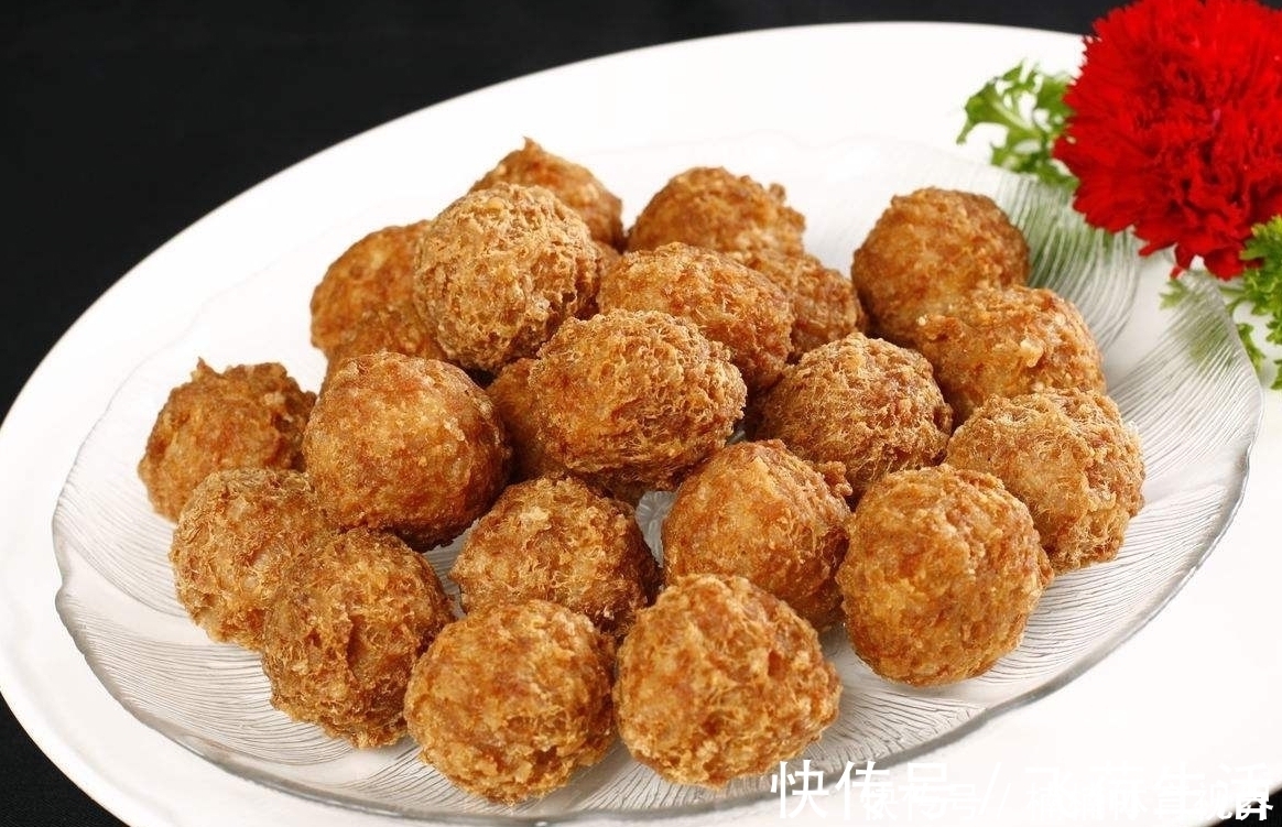 肉馅|炸猪肉丸子时，直接放到油里炸是不对的，多加一步，丸子外酥里嫩