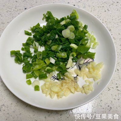 开胃餐|#夏日开胃餐#老少皆宜的葱油拌面