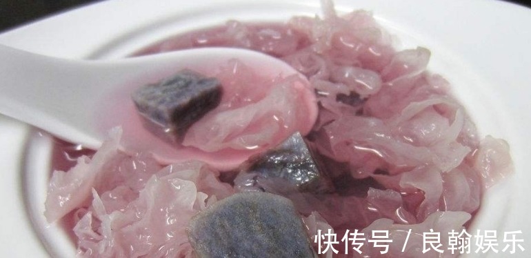 孕吐|女性怀孕时,这4种东西不要错过,对胎儿发育有益,还能缓解孕吐