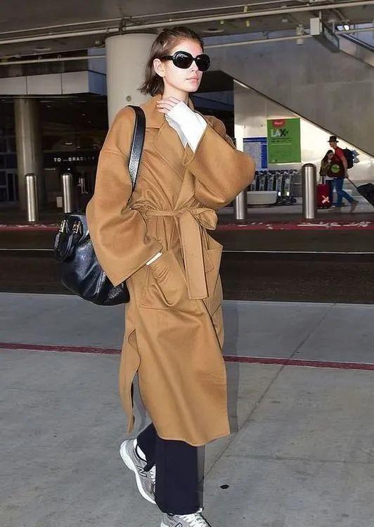 原来大衣配平底鞋也很好看!记住3个公式,小个子也能穿出高挑感