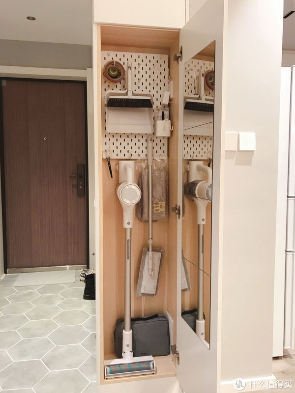 薄侧柜|有哪些冷门但实用的家居设计值得分享?我强烈推荐“薄侧柜设计”