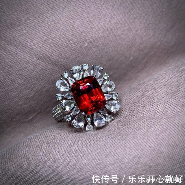 首饰|翡翠款式新出炉,你还在挑选普普通通的首饰吗