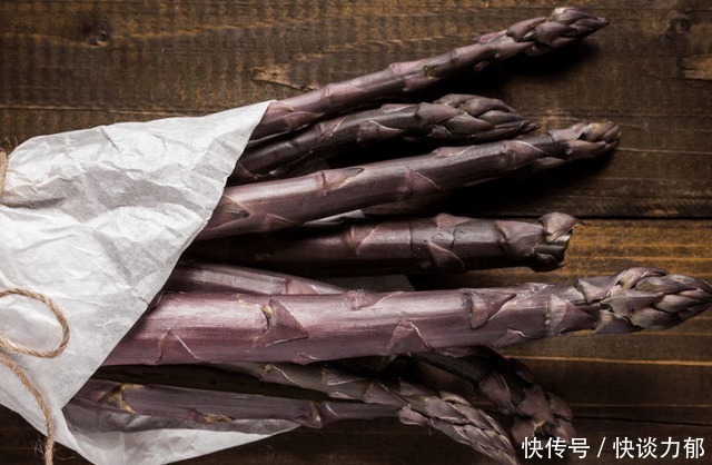 延缓衰老|45岁后的女人不要太节俭,常吃八种食物,加一运动补充雌激素