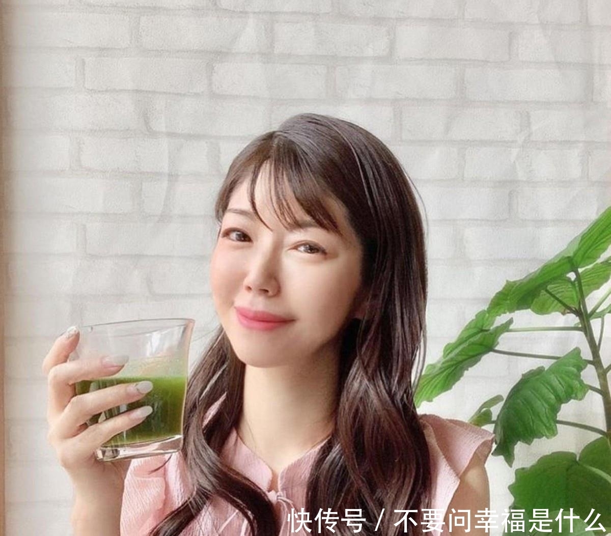 发型|女人50岁以后,剪发型要认准了,最好避开这3款!试试另外3种