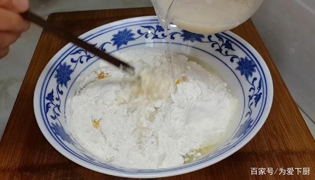 油条不要直接油炸了，锅里一炒，做出特色小零食，出锅孩子都爱吃