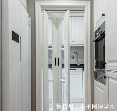 老师傅|厨房还在安装推拉门？现在流行这样设计，连老师傅都点头称赞