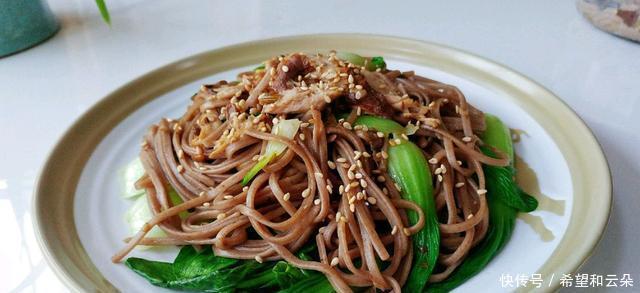 营养|油肉油菜荞麦面有肉香的加持,面香更浓