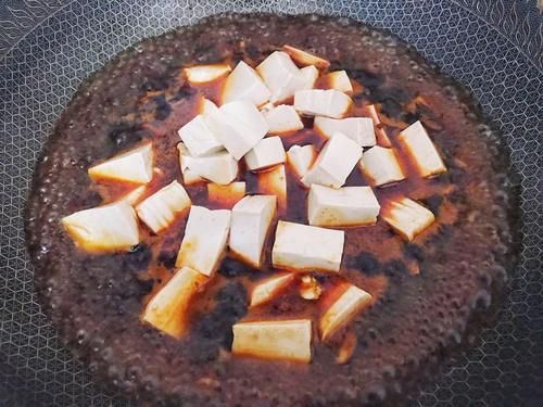 五香粉|麻辣豆腐，做法简单还方便，炒一炒就出锅，香辣爽滑太下饭