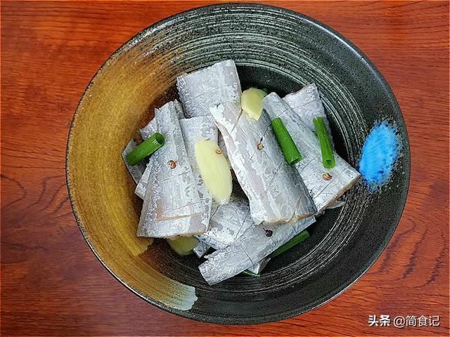 dh吃鱼时,这个部位尽量别动!尤其是孩子更要少吃,为了健康要牢记