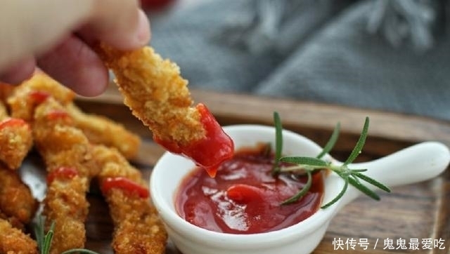 香酥美味炸鸡柳,在家只需轻松几步便能搞定,孩子直呼妈妈是厨神