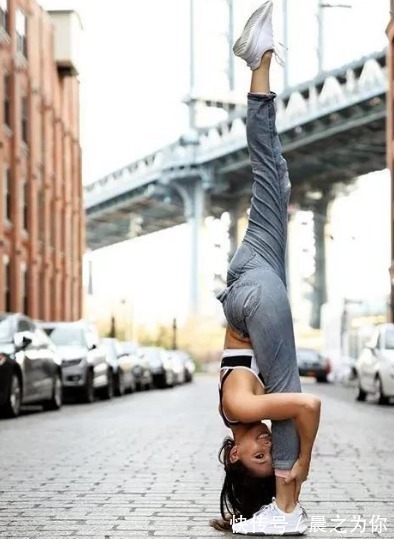 天鹅颈|大长腿小蛮腰,天鹅颈,直角肩,这位瑜伽小姐姐的身材,太好了吧