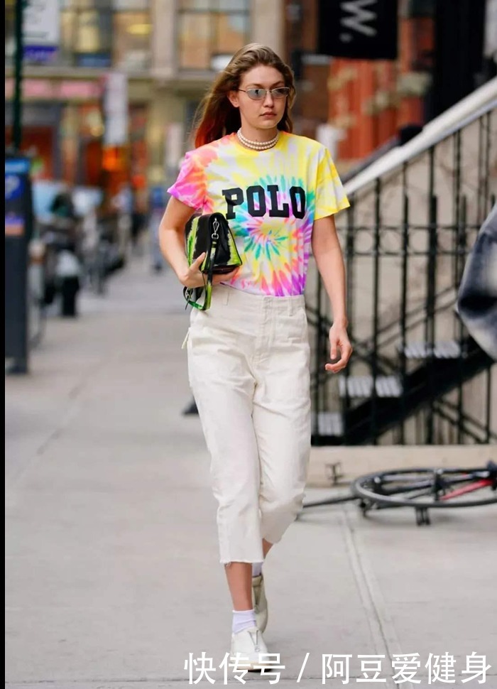 冷热变幻的早秋时节，让这些扎染单品给你带来惊喜，穿出高级感