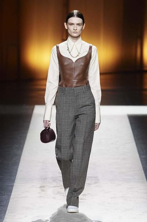 哪些颜色可以搭配在一起？盘点秋冬5个经典搭配：颜色搭配分析