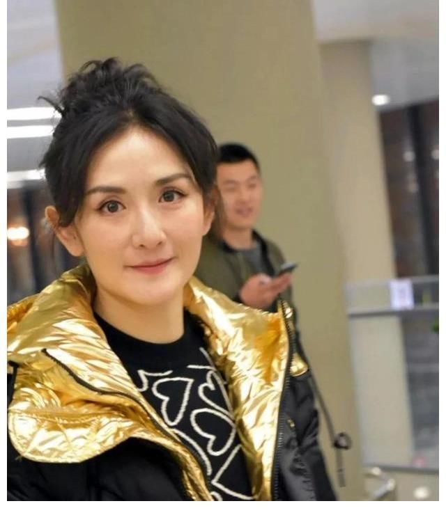 節(jié)目組給足面子請(qǐng)她復(fù)出,奈何強(qiáng)演煽情,觀眾紛紛換臺(tái)