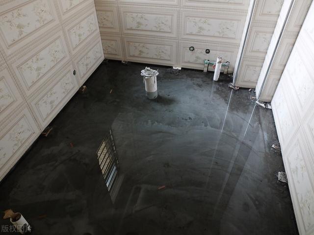地压墙|卫生间铺贴瓷砖，装修公司建议做墙压地，这是行业标准还是套路