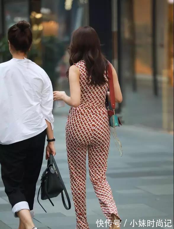 风景线|街拍路人,简约时尚的穿搭,让你走到哪里都是一道亮丽的风景线