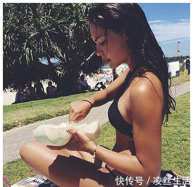 身体|不要相信丰满美,这位美女瘦的用身体养鱼!好女不过百