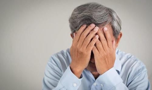 麻木|血脂高的人，身体常见7个表现，常吃3物，有助于降血脂，养护血管