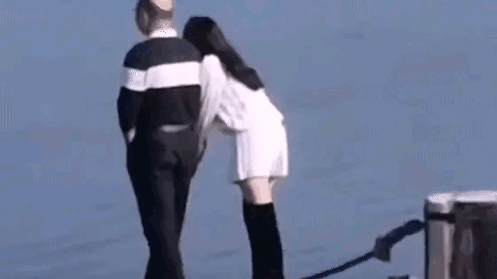 |搞笑 GIF:这样的防身术 男孩子值得拥有