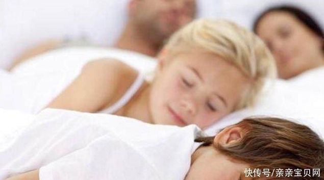 性格|心理学家：如果宝宝是这种睡姿，很可能是缺乏安全感，家长要重视