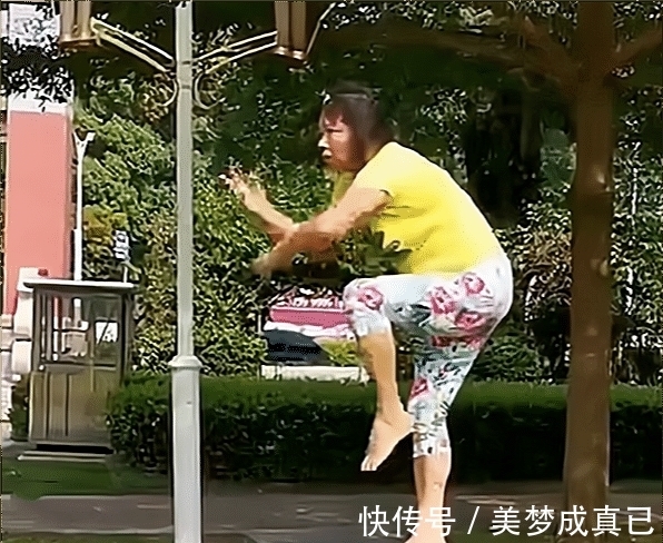 锻炼|广东中山大妈酷爱锻炼,身轻如燕健步如飞,年轻人都自叹不如
