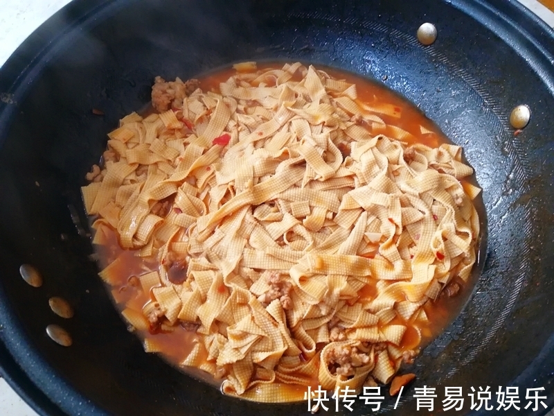 豆瓣酱|豆皮新做法,吃完浑身热乎乎,适合天冷吃